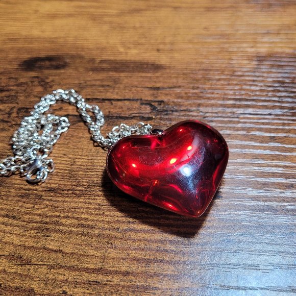 Valentine Red Heart 1.5" Pendant Necklace - Picture 4 of 13